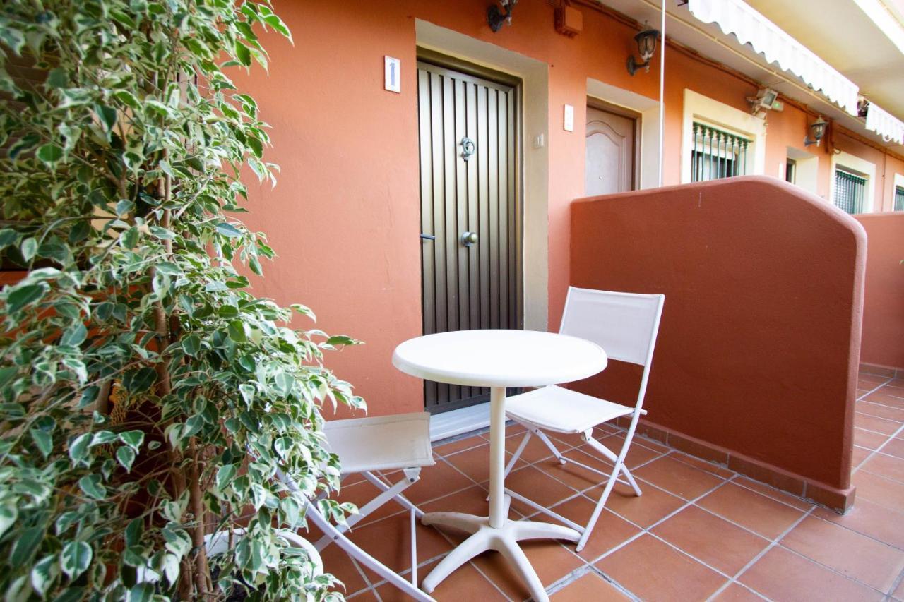 Apartamentos Turisticos Trajano ボロニア エクステリア 写真