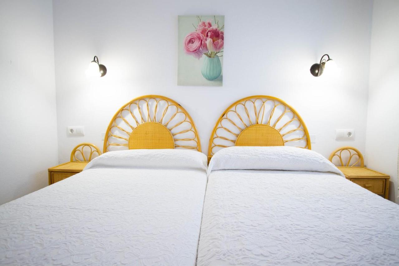 Apartamentos Turisticos Trajano ボロニア エクステリア 写真