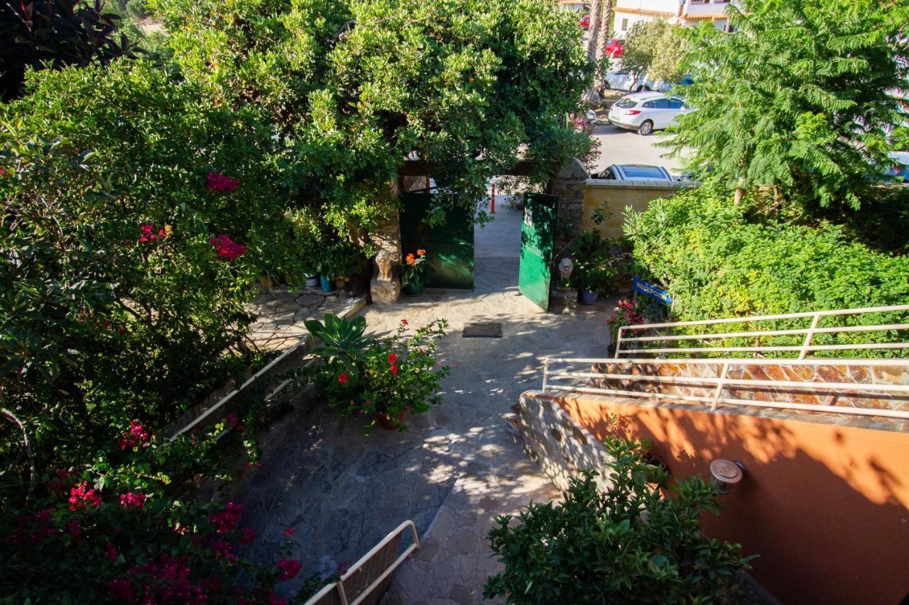 Apartamentos Turisticos Trajano ボロニア エクステリア 写真
