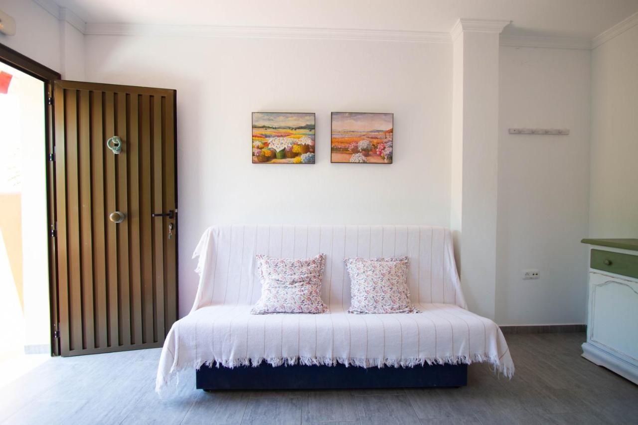 Apartamentos Turisticos Trajano ボロニア エクステリア 写真