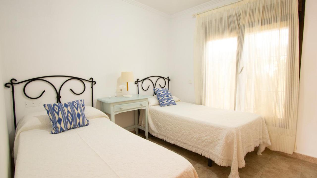 Apartamentos Turisticos Trajano ボロニア エクステリア 写真