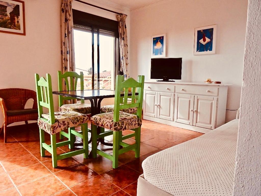 Apartamentos Turisticos Trajano ボロニア エクステリア 写真